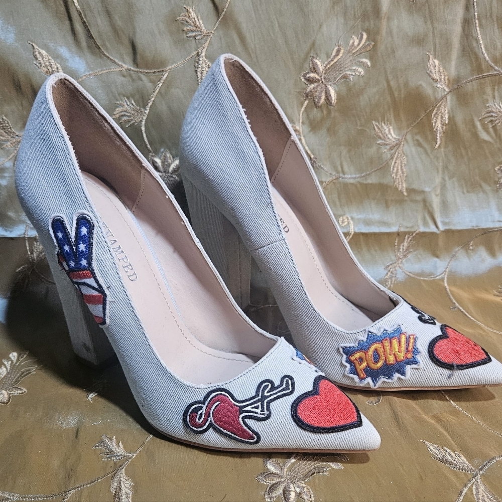 Embellished Gray Pumps with Heart and Comic Designs